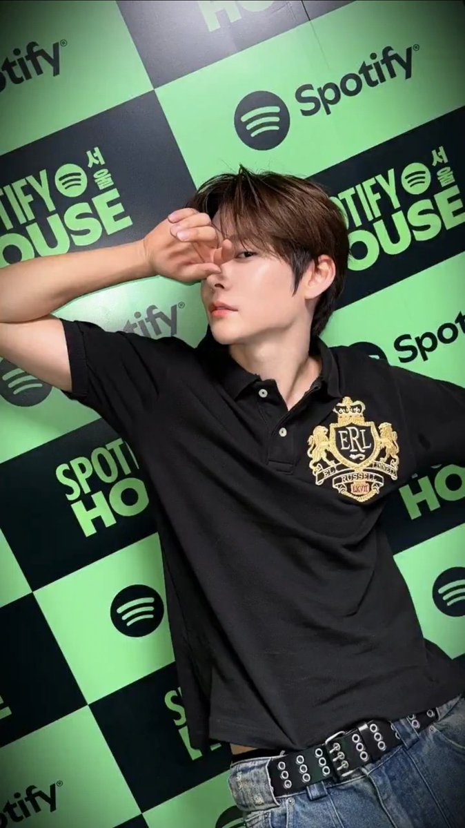 eunseokismine's tweet photo. BROOOOO 😭😭😭😭 https://t.co/qfKe0sjsMI
