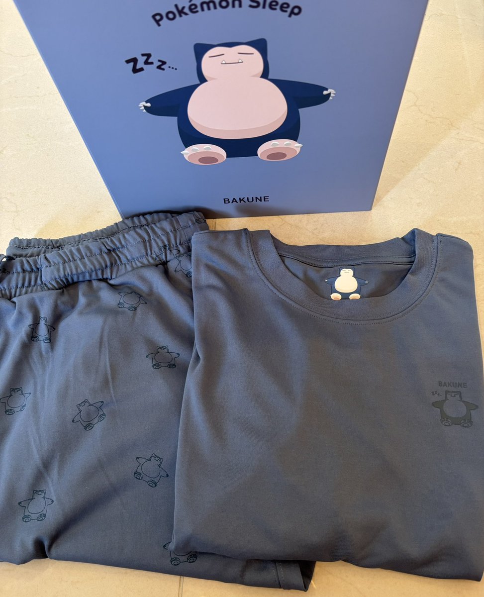YUKAaka0_0's tweet photo. 予約してたカビゴンのBAKUNEが届いたZz...(₍ᐟ꛰ー﹀̮ーᐠ꛰₎) 𐂴これは家族の分
着てみた感想…
すっと寝落ちして眠りが深い気がする💤よく眠れる秋なのかな🤣
今日も🎁ありがとう(* 'ᵕ' )ෆ˚*
#カビゴン #TENTIAL #ポケモンGO https://t.co/JsODUN5Qsk