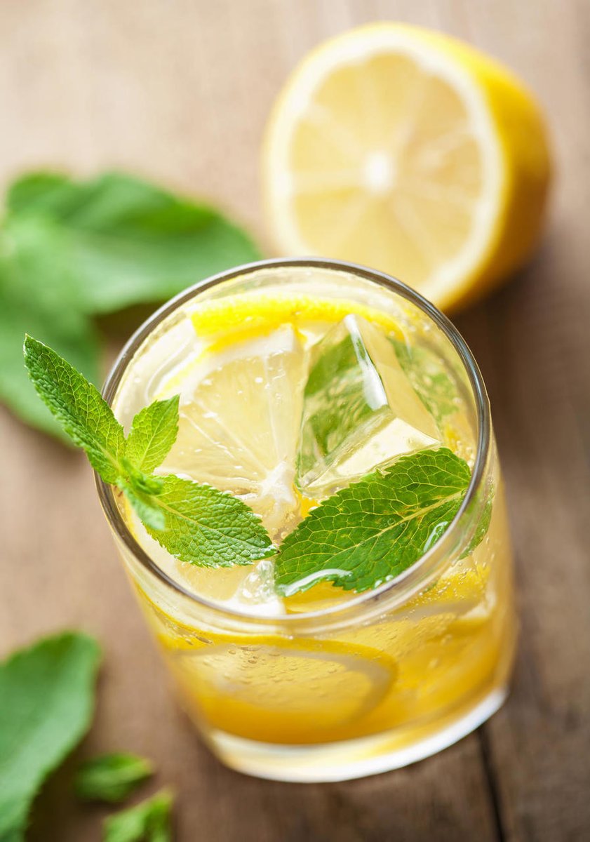 KatiaDestefwt's tweet photo. Craving a quick pick-me-up Whip up iced honey lemon green tea in 5 mins: steep green tea, add fresh lemon juice u0026 1 tsp honey, top with ice! ， https://t.co/62nMTyxKdA