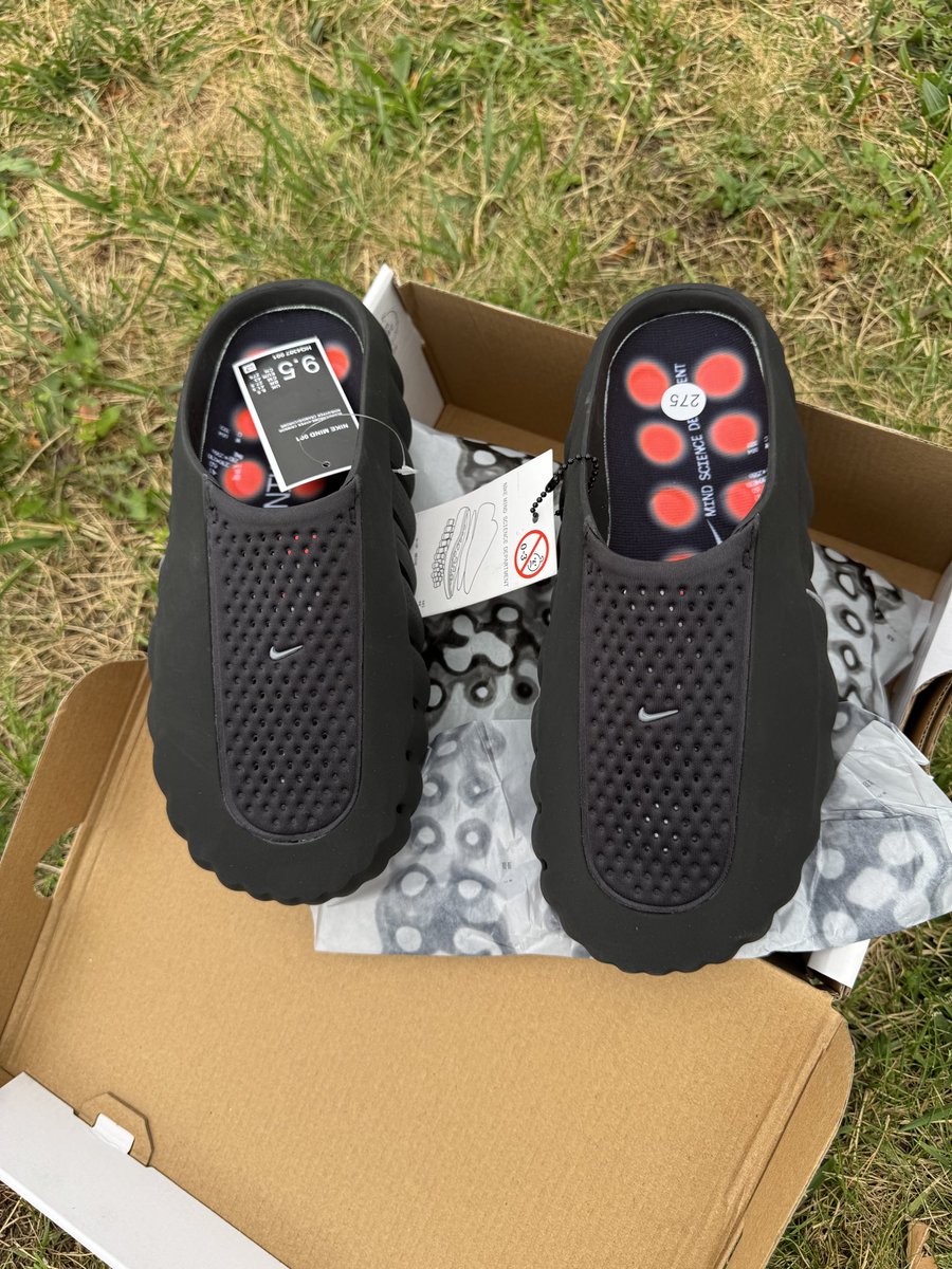 YeezyBoostLiao's tweet photo. Nike Mind 001 Slide Black Chrome 🎆🎆🎆🇭🇺BP Stock:40~47 Runs one size small https://t.co/wLQ8JQn00C