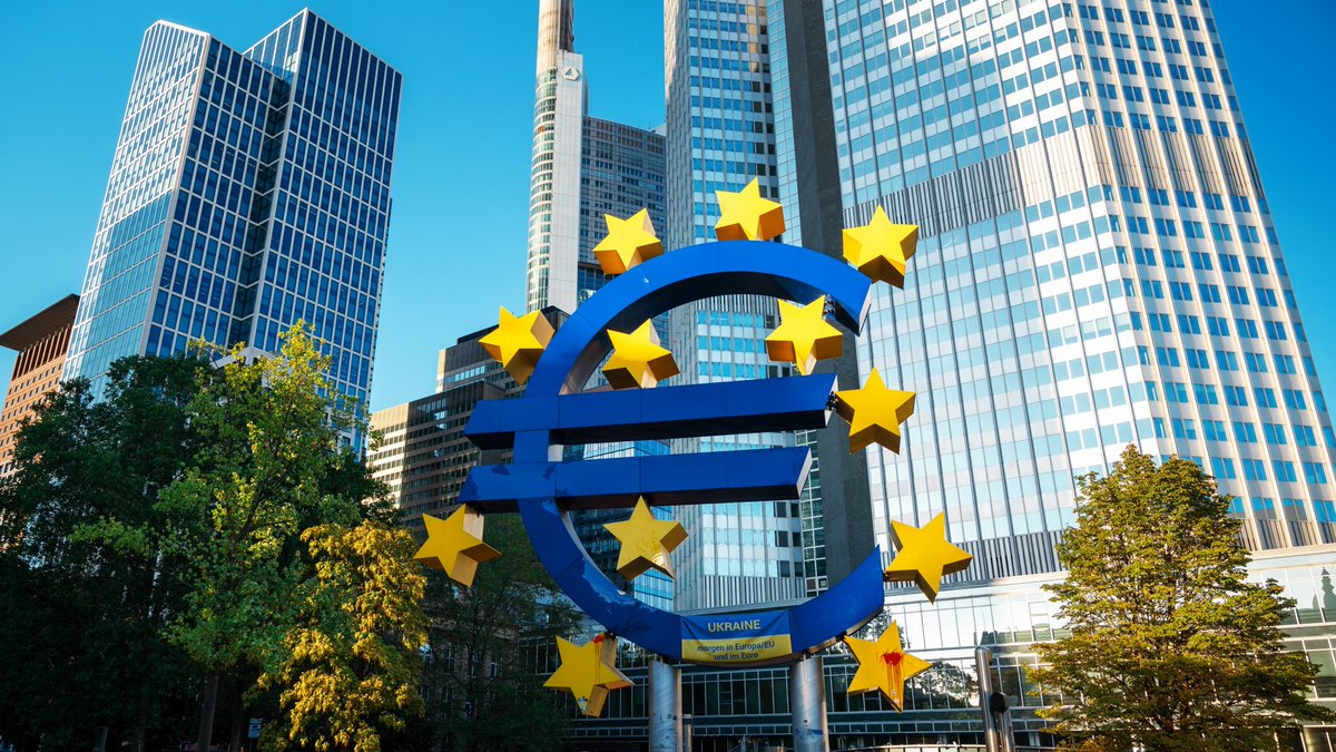 CTMfile's tweet photo. ECB raises rates as energy shock fuels inflation - Weekly roundup: 15 September: #InterestRates #Inflation #EconomicGrowth #Treasury #AI #GlobalTrade #Investments #MMFs #CapitalMarkets #TMS #DigitalTrade https://t.co/tWyaD5XGkG https://t.co/JpkMYPYoCc