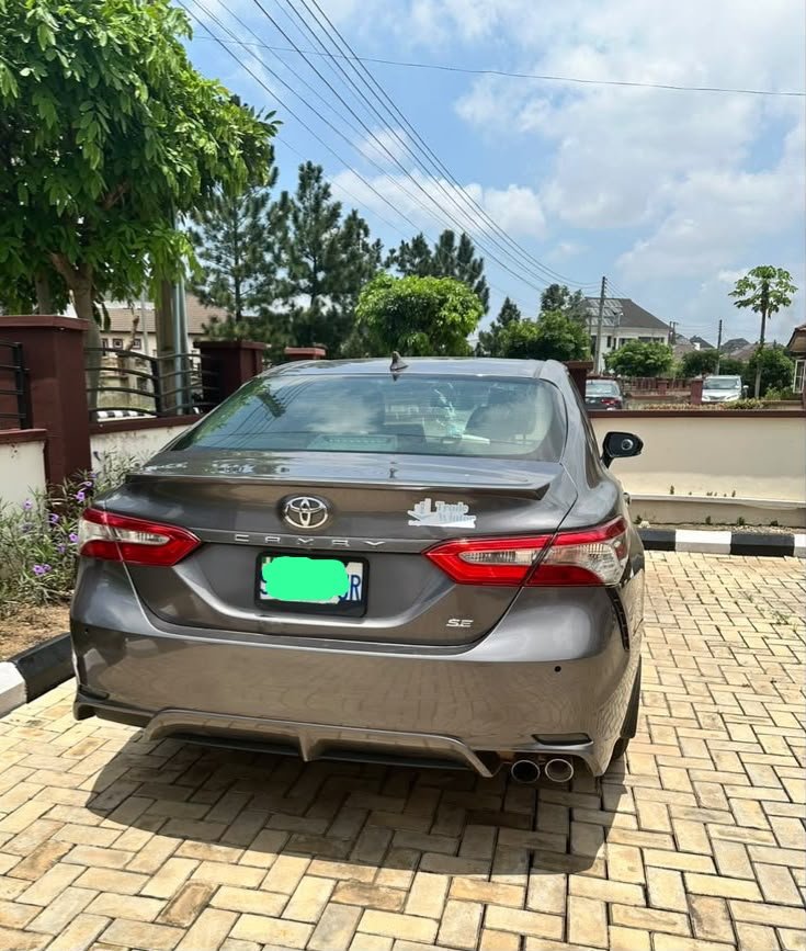 PELSAUTOS's tweet photo. Registered well maintained Toyota Camry 2018 SE
Keyless
Sunroof
Clean black interior
2024 on custom
17,500,000
07032328559 https://t.co/ewrUpiSALx