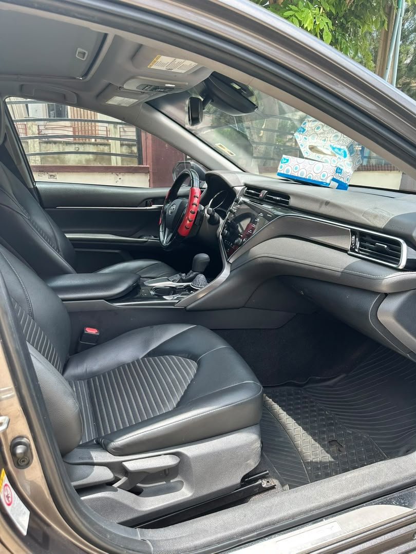 PELSAUTOS's tweet photo. Registered well maintained Toyota Camry 2018 SE
Keyless
Sunroof
Clean black interior
2024 on custom
17,500,000
07032328559 https://t.co/ewrUpiSALx