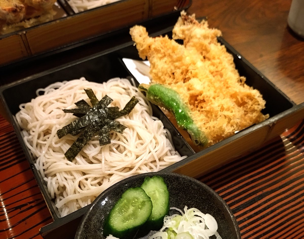 abikasisu's tweet photo. 今日のランチ、八戸市馬場町『おきな』天ざるそば🥢海老天が大きい🦐 https://t.co/TMbtCe2whA