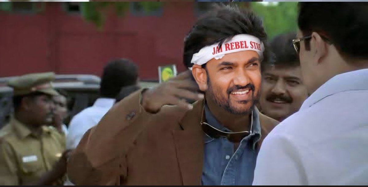 AkkineniAvenger's tweet photo. @Sandeep_081 @PrabhasRaju Meanwhile maruthi 😭😭😭😭 https://t.co/hXV2srgPda