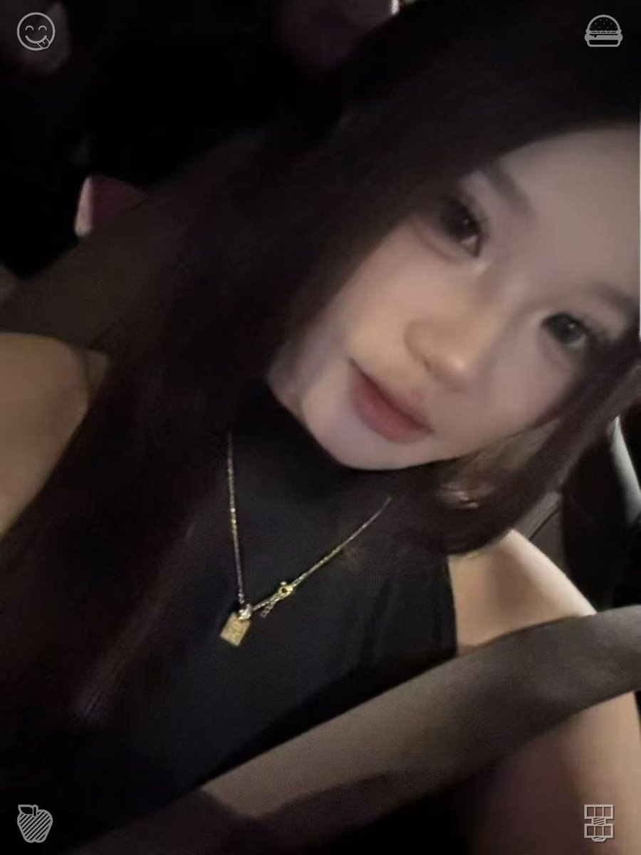 curlyrbot95's tweet photo. 喜欢微调的爹系男友在吗？🍞今天谁还没有女朋友陪伴
喜欢有家室的老板🚿@ayniko_
包养经济，爹系男友 https://t.co/M62erNTUfL