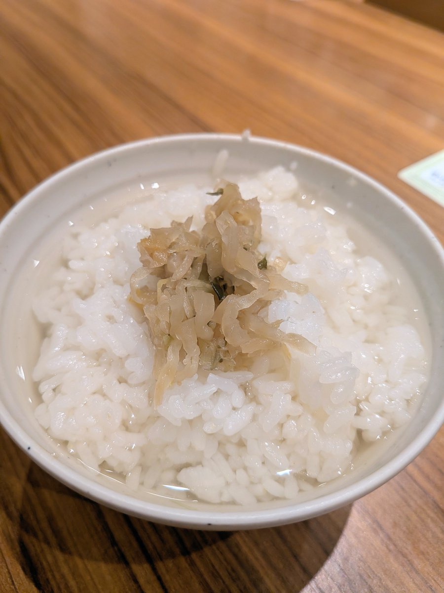dekamoriramen's tweet photo. 890円で
おかわりロボ体験
山盛りのしょうが焼き(味噌汁・冷奴付)
ご飯おかわり自由
出汁おかわり自由
漬物おかわり自由
出汁茶漬けおかわり自由

やよい軒 https://t.co/5BK7tm36xQ
