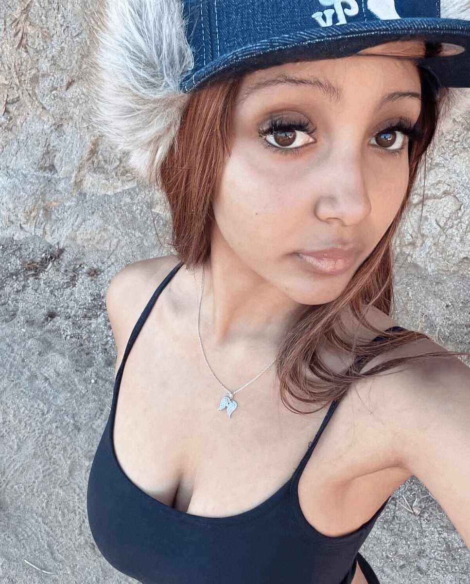 leaky4goddesses's tweet photo. Gooning brain cells away to Goddess Pinkpantheress massive udders. So horny thinking of sucking her nipples while beating my dick sore against her pussy 🤤💖💦 https://t.co/BAo6LasfGC