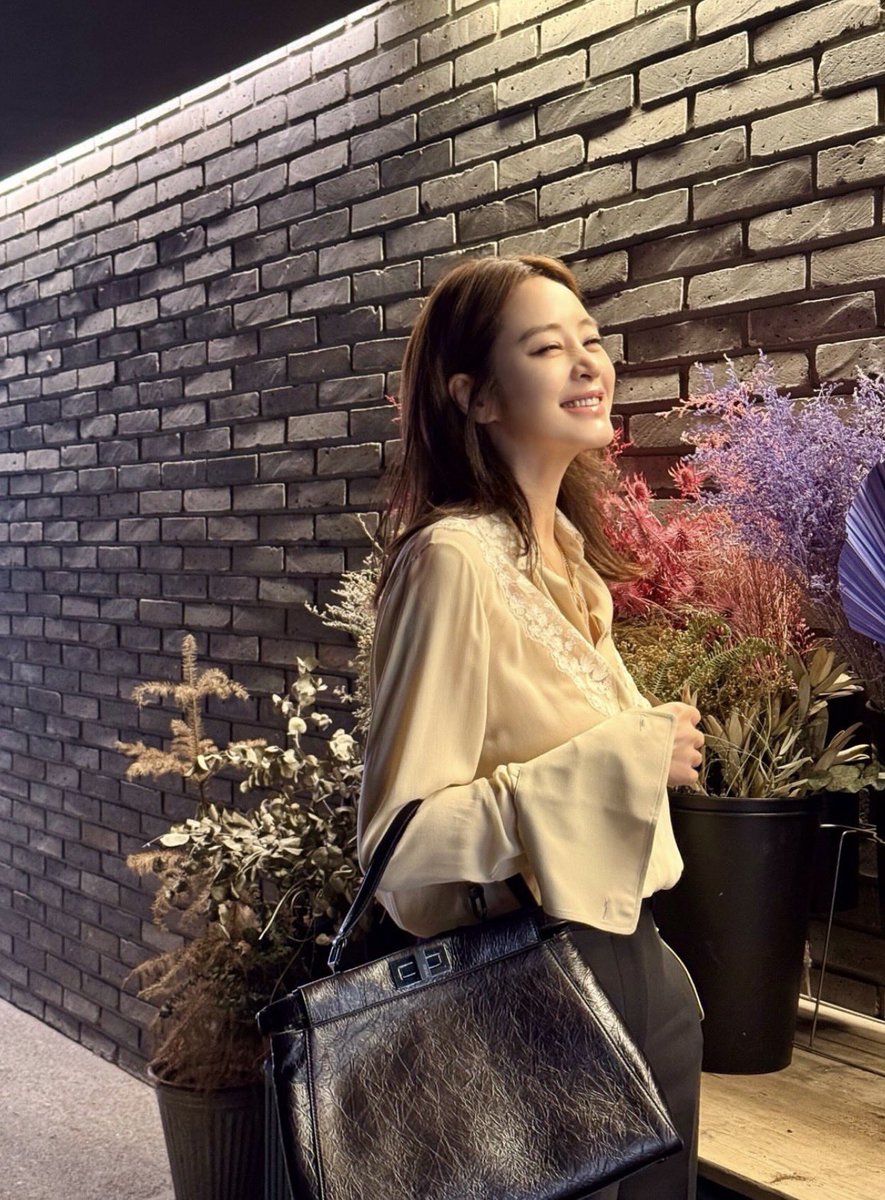 kimschew's tweet photo. girlfriend hyesoo 🫦 https://t.co/u0hJo5P0Rf