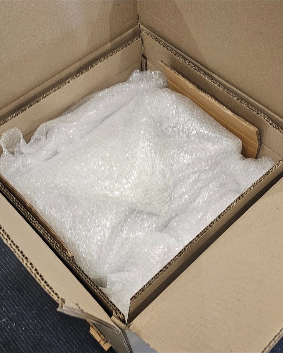 PackSendAU's tweet photo. Sensitive tech needs more than standard boxes! From servers to medical gear, PACK &amp; SEND engineers custom crates, pallets &amp; shock-absorbing packaging to protect hardware against road vibration.

Get a quote online today!
#TechLogistics #PackAndSend https://t.co/mddOYhAV70