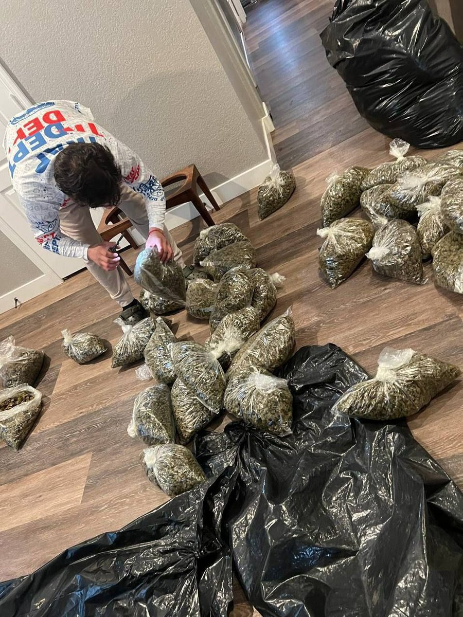 lil_more420's tweet photo. HMU π€ all deals tonight? β½οΈπ«
#dfw #dallas #fyp #freaks #dtx #dallas #dallasfreaks #dallasmeetups #dallassneakylink #dfwfreaks #dfwmeets #dallasbbc #chudai #wataa #214freaks https://t.co/5VuEjumxYW