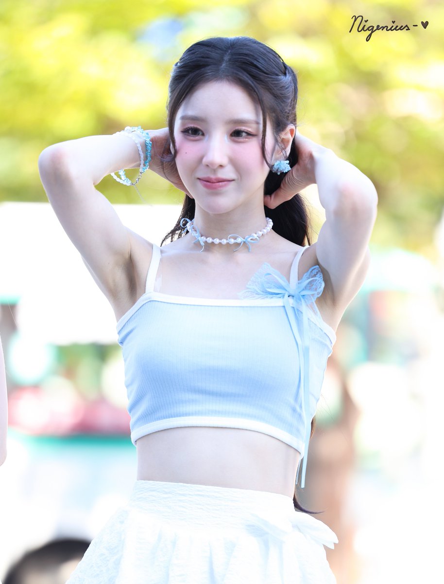 Nigeni_us's tweet photo. 260915 미니 팬미팅

포카리 모델 같이 청량한 니지니 🌊

#HeeJin #희진 #ARTMS #아르테미스 https://t.co/ZvQdRZ5LJl