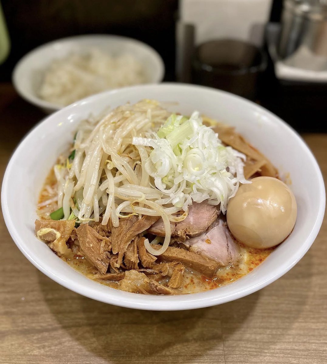 luminasukan's tweet photo. 📝とあるの好みを探す

今回は池袋の

#味噌麺処田坂屋 さん。

「味玉チャーシュー和え麺」

ラーメンのつもりが
好みを探したくなり…

好きな味で ″最高〜″

そして帰り道

誰か見てる⁈と思ったら

マネキンだった件www

#朝の爽やかBGM
#三つ編みだけじゃない

#ほりほりにっぽり🪏 https://t.co/wRmIIzd5km