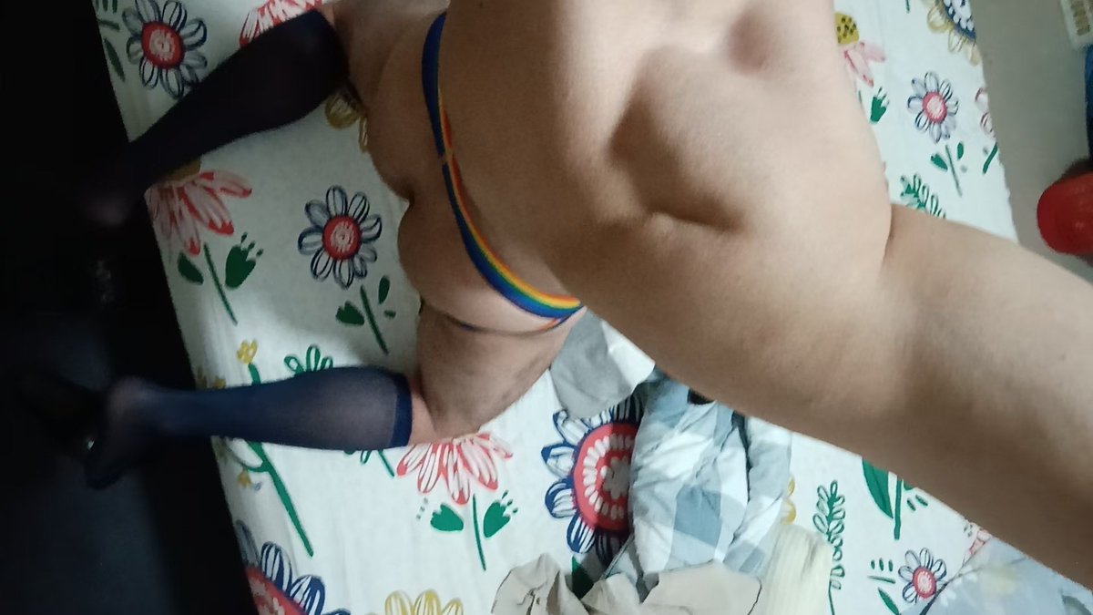 weisiyua's tweet photo. my horny baby https://t.co/ABZImntSEH