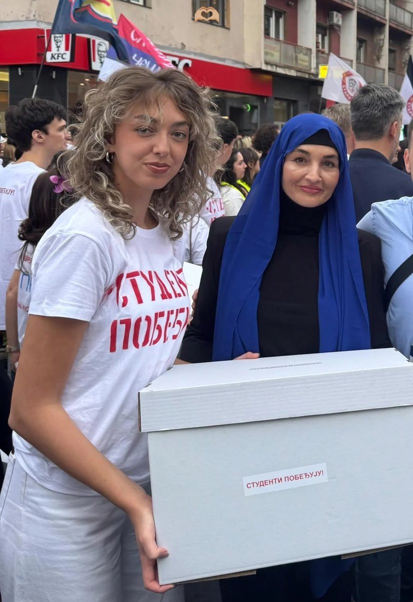 BraticVlad3613's tweet photo. Srbija je zemlja svih nas,
Studenti pobeđuju. https://t.co/H7QUMPuKA6