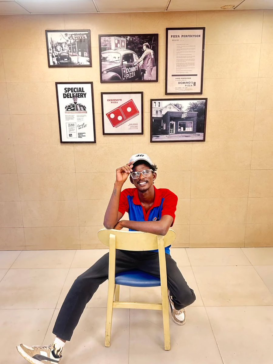 DonyaLabrador's tweet photo. No pose, just personality. https://t.co/sO648cubox