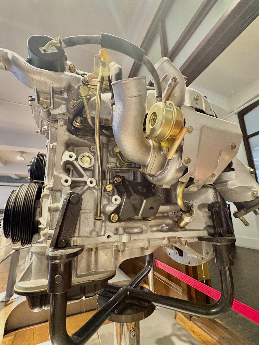 Nissan_Yokohama's tweet photo. 🔧あの頃を思い出してほしい。

1993年に発売されたシルビア（S14型）などに搭載された、水冷直列4気筒DOHCターボ 「SR20DET」エンジン です。

今見ても「INTERCOOLER TURBO」「TWIN CAM 16VALVE」の文字がかっこいいですね✨

皆さんはSR20DET搭載車といえば、どの車種を思い浮かべますか？

The SR20DET is a water-cooled inline-4 DOHC turbo engine used in Nissan performance models such as the Silvia. Which Nissan first comes to mind when you hear "SR20DET"?

#日産自動車 #日産横浜工場 #Nissan #Silvia #S14 #SR20DET #EngineMuseum #Yokohama