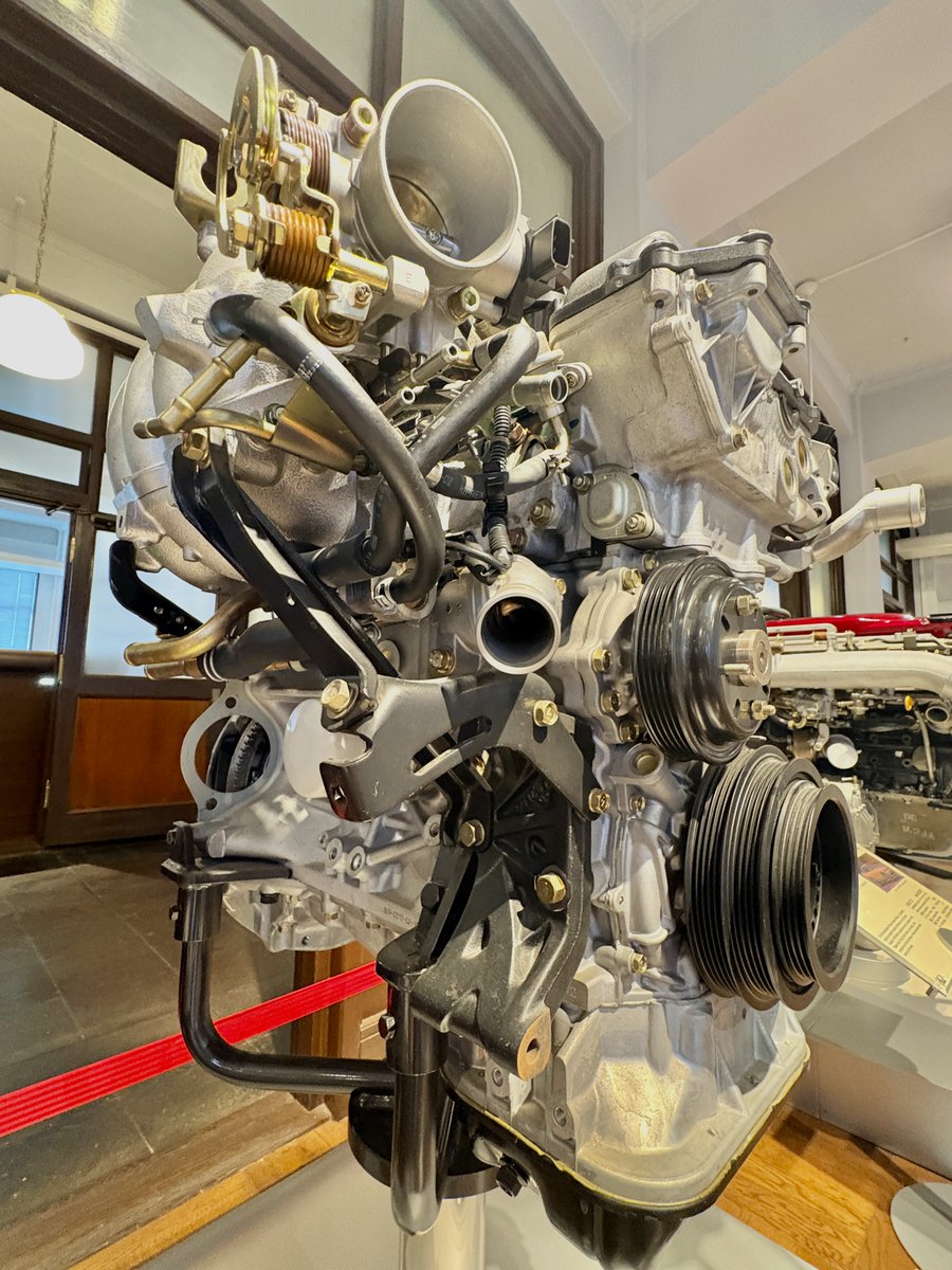 Nissan_Yokohama's tweet photo. 🔧あの頃を思い出してほしい。

1993年に発売されたシルビア（S14型）などに搭載された、水冷直列4気筒DOHCターボ 「SR20DET」エンジン です。

今見ても「INTERCOOLER TURBO」「TWIN CAM 16VALVE」の文字がかっこいいですね✨

皆さんはSR20DET搭載車といえば、どの車種を思い浮かべますか？

The SR20DET is a water-cooled inline-4 DOHC turbo engine used in Nissan performance models such as the Silvia. Which Nissan first comes to mind when you hear "SR20DET"?

#日産自動車 #日産横浜工場 #Nissan #Silvia #S14 #SR20DET #EngineMuseum #Yokohama