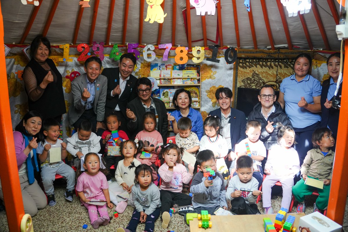 UNICEFinJapan's tweet photo. ユニセフ議員連盟が #モンゴル の #UNICEF 支援現場を訪問。遠隔地の学校や保健センター、子どもの保護施設などを訪れ、子どもたちや家族の声に耳を傾けました。

また、日本政府🇯🇵の資金協力により実施されている水と衛生に関する事業を視察し、その成果を現地で確認しました。 https://t.co/GfY1OQGVOv