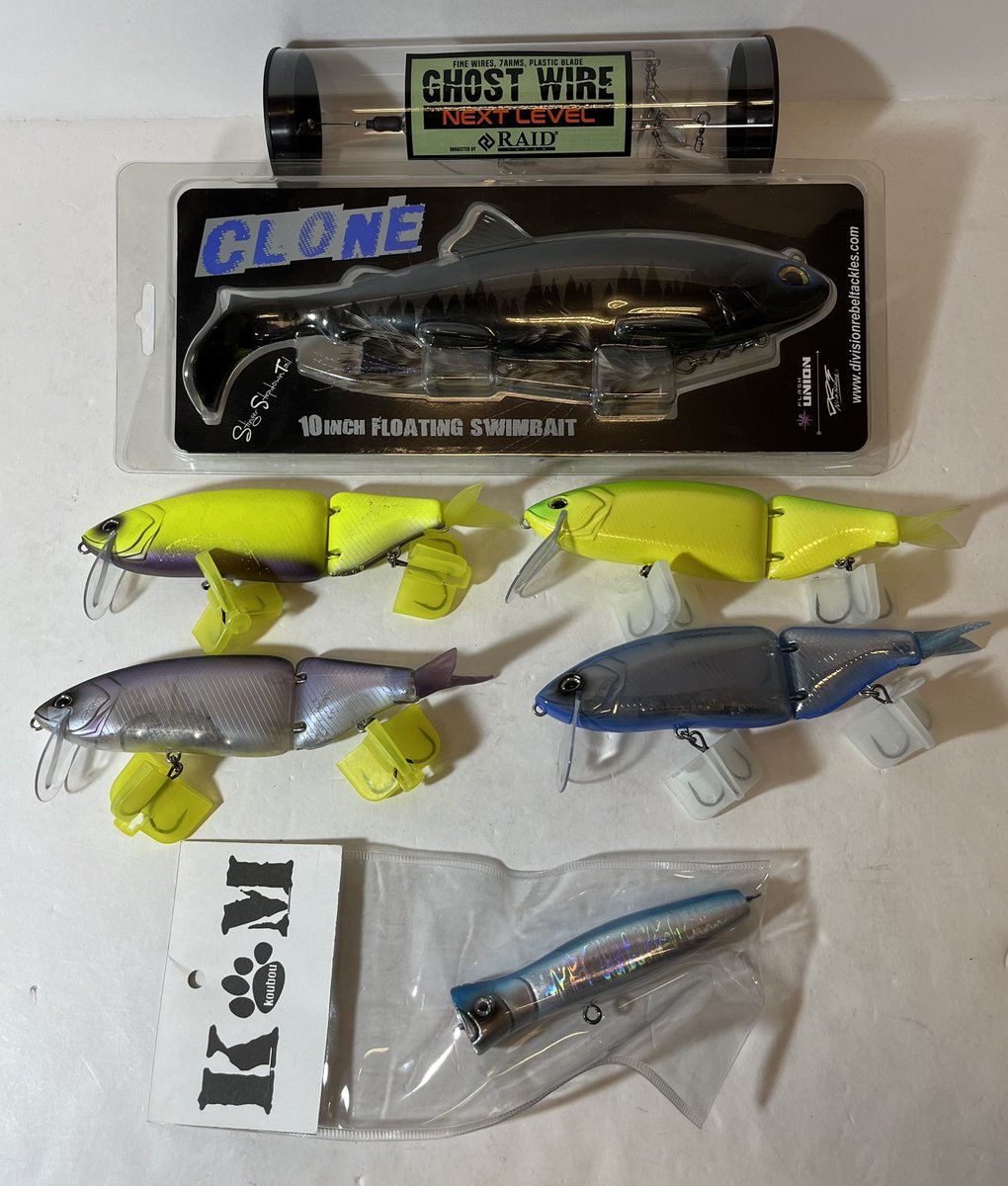 otakako_fishing's tweet photo. Mです！

ルアー出してます！
ディビジョンのタイニークラッシュ４種とクローン入ってきました！
レイドジャパンのゴーストワイヤーにKM工房のティンバー100となってます！
タイニークラッシュはキズあり、クローンも開封品になります！是非また見に来て下さい！

#フィッシング #釣り #おたいち加古川 https://t.co/GBWk9u4slp