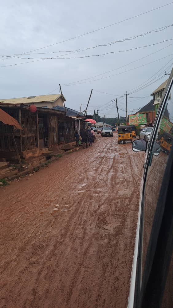 TrackaNG's tweet photo. FYA Gov @seyimakinde, @UniIbadan,

This is Ajibode road, behind the University of Ibadan, Akinyele LGA, Oyo state. For years, this road has been in deplorable condition, despite serving as a major link to communities including Apete, Osajin and others.

Residents have repeatedly raised concerns about the road, and the hardship caused by its condition. Today, navigating it has become even more difficult, particularly during this (rainy) season.

We call on your office and the @oyostategovt, to urgently intervene and rehabilitate Ajibode Road.

#FixOurRoads