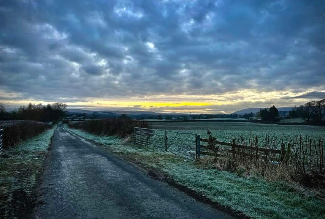 Henry10439818's tweet photo. Photo Dump 2026 📸
#lancashire #uk #photo #sunrise #cumbria #lancaster https://t.co/Nop0vKpU13