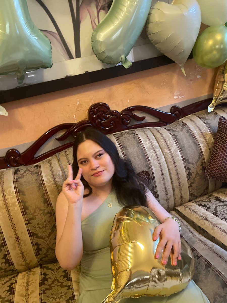 nataswished's tweet photo. Fotos de mi bday 19 🥳
bai https://t.co/8SZtBzv5SZ
