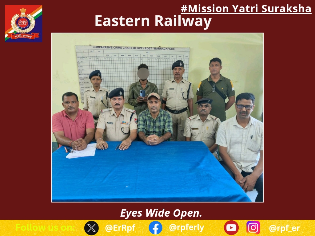 ErRpf's tweet photo. On 14.09.2026, RPF Officials arrested 01 person in connection with Theft with recovery of 01 Stolen Mobile Phone, valued Rs. 11,000/- from Barrackpore Station and handed over to GRPS/Dum Dum for further legal action.
#MissionYatriSuraksha
@RPF_INDIA 
@RailMinIndia https://t.co/Z8NPGBp5Nq
