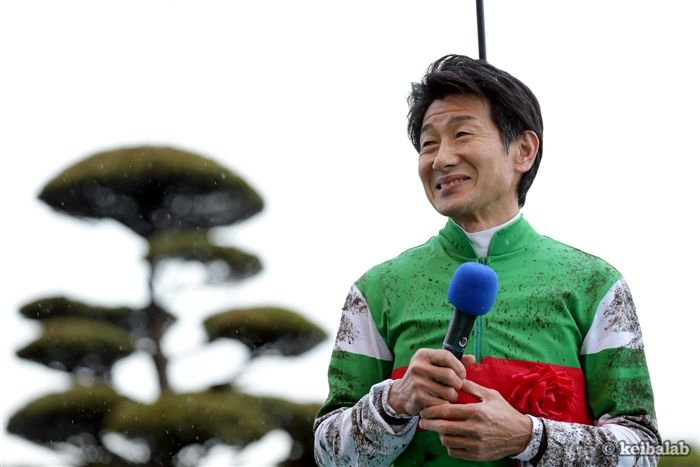 keibalab's tweet photo. 【ありがとう柴田善臣騎手】
柴田善臣騎手
JRA通算2341勝
うち障害2勝
JRAG1・9勝
交流G1・2勝
JRA重賞96勝
現役生活42年、多くのファン、関係者から敬愛を集める名手でした。
#柴田善臣 #引退
https://t.co/PTSo8UZUpM https://t.co/iovA2T3VGt