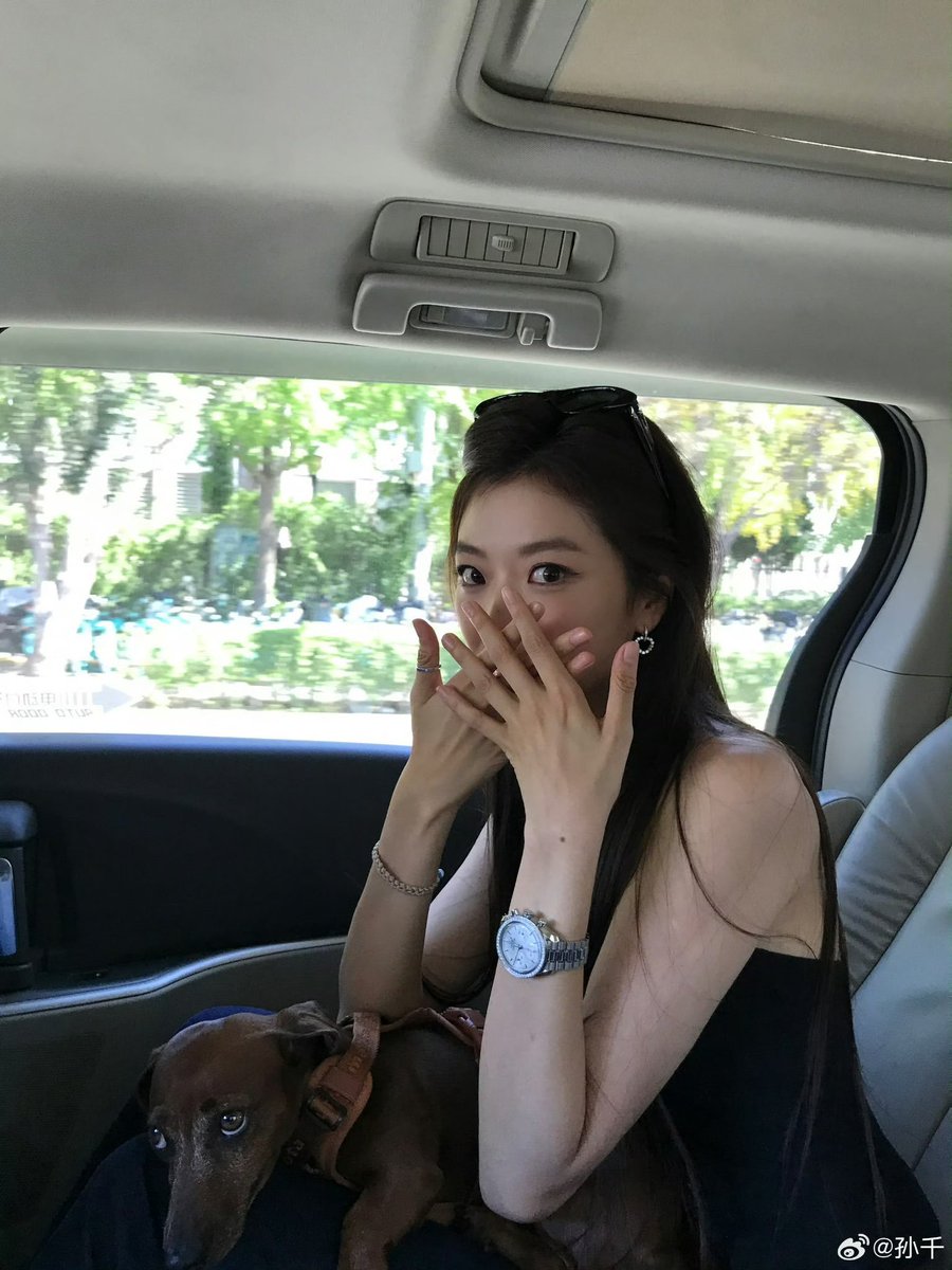 yuii_56's tweet photo. ชีหน้าเก๋ ทรงช้อ เรียกชีว่ามาดามพอ https://t.co/3RQNe8kb1O