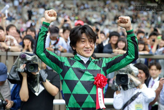 keibalab's tweet photo. 【ありがとう柴田善臣騎手】
柴田善臣騎手
JRA通算2341勝
うち障害2勝
JRAG1・9勝
交流G1・2勝
JRA重賞96勝
現役生活42年、多くのファン、関係者から敬愛を集める名手でした。
#柴田善臣 #引退
https://t.co/PTSo8UZUpM https://t.co/iovA2T3VGt