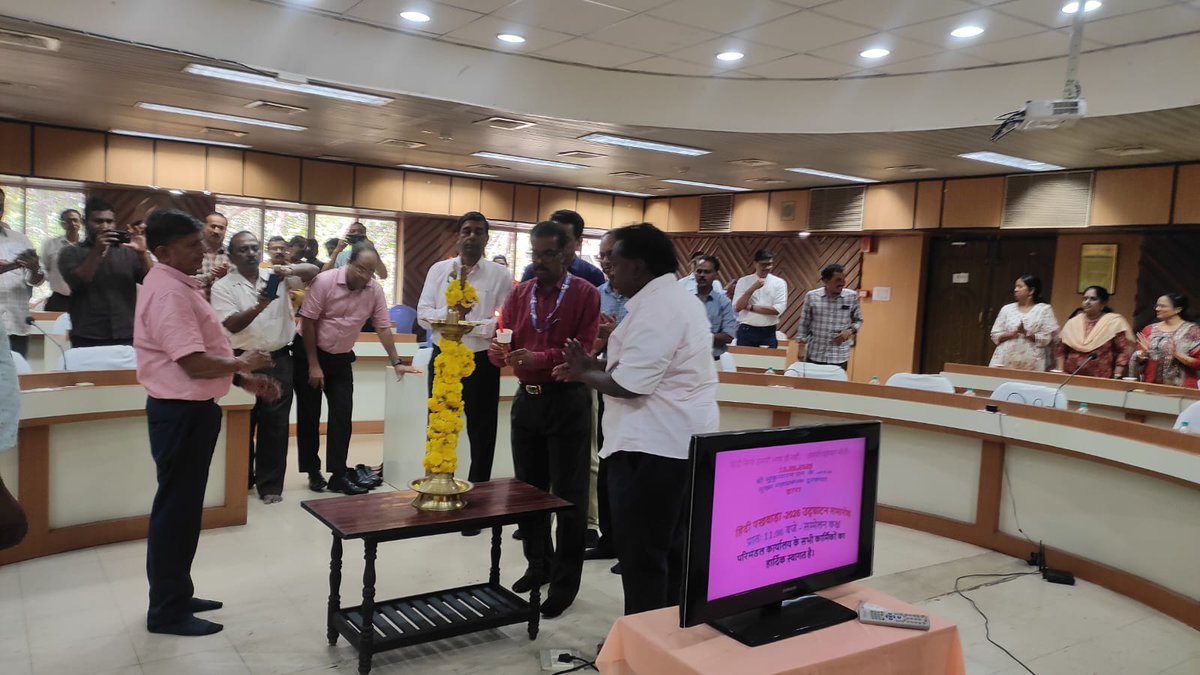 BSNL_KTK's tweet photo. 🇮🇳 Hindi Fortnight 2026 begins at BSNL Karnataka!
Hindi Fortnight–2026 was inaugurated at BSNL Karnataka Telecom Circle, Bengaluru, in the gracious presence of CGM Shri N. K. Sukumaran.
Let’s strengthen the use of Rajbhasha Hindi 🇮🇳
#Rajbhasha #BSNLIndia #HamaraBSNL https://t.co/kw43Cu4V7o