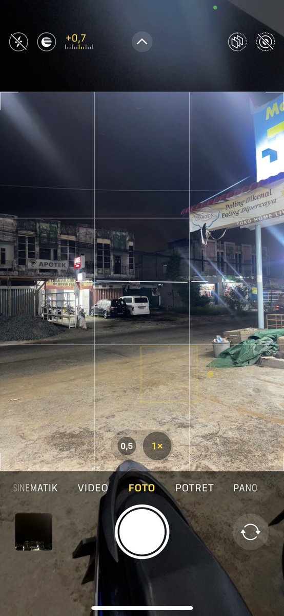 ciciicuid's tweet photo. aku di pontianak kalbar, sekarang jam 5 sore tapi langitnya uda kya malam, bener bener gaada matahari sama sekali. jujur kaget dan baru kali ini kejadian kya gini. https://t.co/ctVS6wK9QX