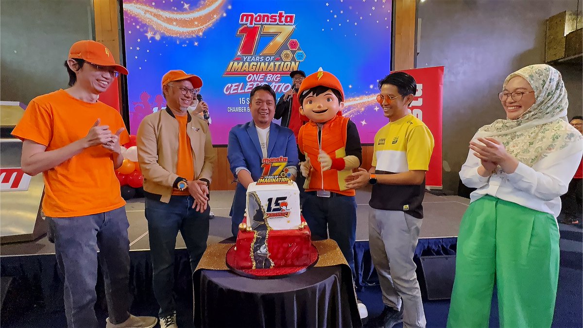 themonstastudio's tweet photo. Sekitar kemeriahan Sambutan Ulang Tahun MONSTA ke-17!

Jutaan penghargaan buat semua warga MONSTA, termasuk para penyokong yang setia di sisi dalam setiap perjuangan kami 🫶

#Monsta17Anniversary #BoBoiBoy15 #PapaPipi #Mechamato #AniMY https://t.co/THjp2aZOlU