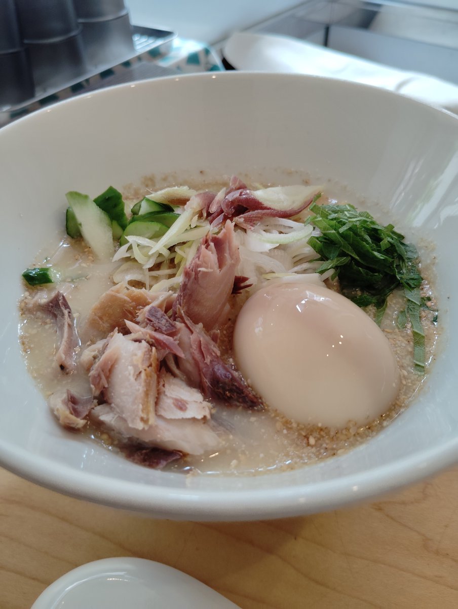 kamofujitensyu's tweet photo. 夏の限定「冷やし薬味そば」は終了しました。
この夏は沢山食べていただいてありがとうございました。
「鴨ニボつけ麺」はもう少しの期間やってます。 https://t.co/hAy2YDSvKy