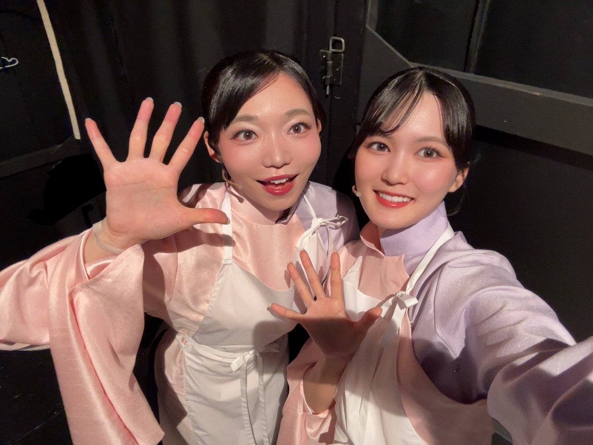 kokone_imamura's tweet photo. #アニオー姫

 本日もありがとうございました✨️

明日は、、、
12:30〜 マチネ公演
17:00〜 ソワレ公演と2公演！

お待ちしております🌙

写真は心強すぎる先輩と📷⟡.· https://t.co/FUkJLZWuBB
