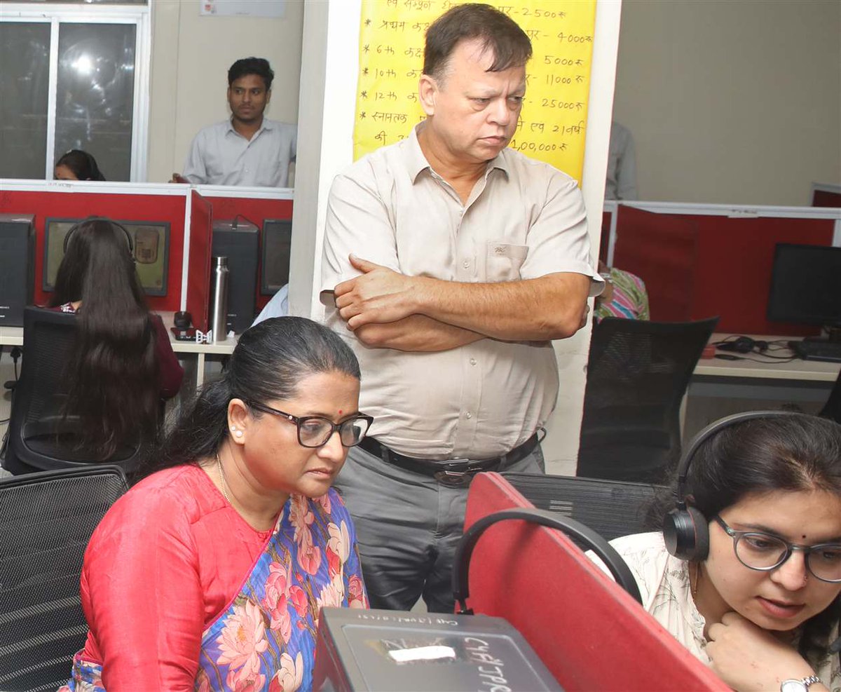 RajasthanRPG's tweet photo. ACS एचसी��म रीपा श्रीमती श्रेया गुहा ने 15.09.26 को सचिवालय स्थित राजस्थान संपर्क हेल्पलाइन(181) का निरीक्षण कर शिकायतों की समीक्षा की व परिवादियों से वीडियो/ऑडियो कॉल पर संवाद कर समयबद्ध और संतुष्टिप्रद निस्तारण के निर्देश दिए। @RajSampark  @DIPRRajasthan @RajCMO  @svoruganti1466 https://t.co/OuFmmjvuHJ