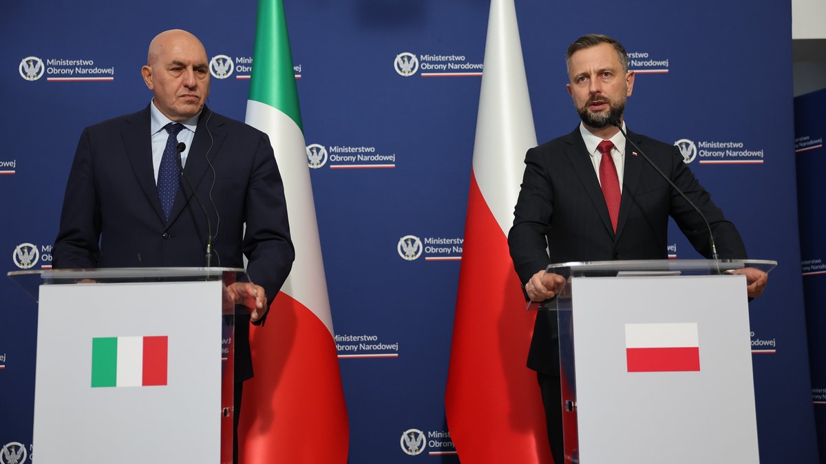 Poland_MOD's tweet photo. Deputy Prime Minister @KosiniakKamysz: Military mobility-this is the postulate that 🇵🇱&amp;🇮🇹 have been making for a long time.🇪🇺should immediately decide to allow unimpeded movement of military vehicles if any country needs help and invites the armies of their allies to provide it. https://t.co/t8HDK3yPlf