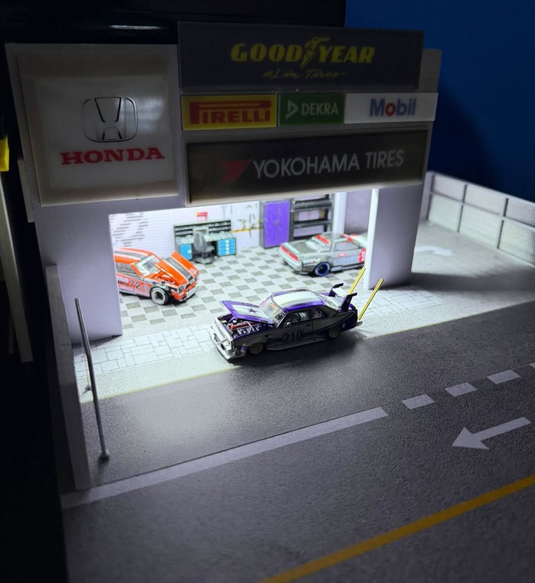 anthocampb74278's tweet photo. Another Customer Garage, this time showcasing an incredible selection of JDM cars. This Workshop is our Mod Shop and was a big hit at Gassed Up at Silverstone this weekend. Visit to find the Garage that best suits your collection. https://t.co/Xkr7F26vZ8