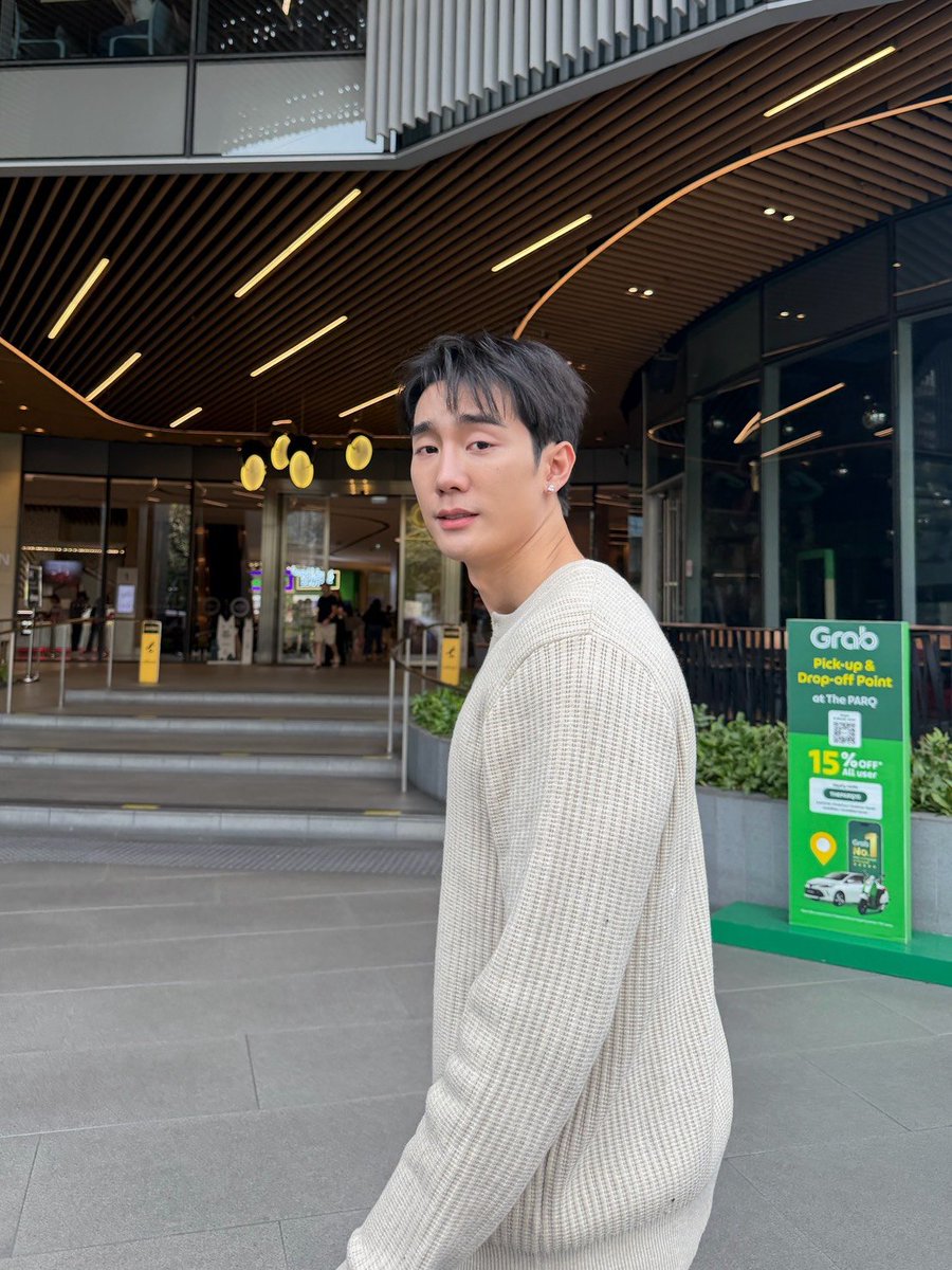 mncngthe33's tweet photo. ลองวางข้างกัน อุ้ย 🤭🤭 https://t.co/x4k2N8RQ5X
