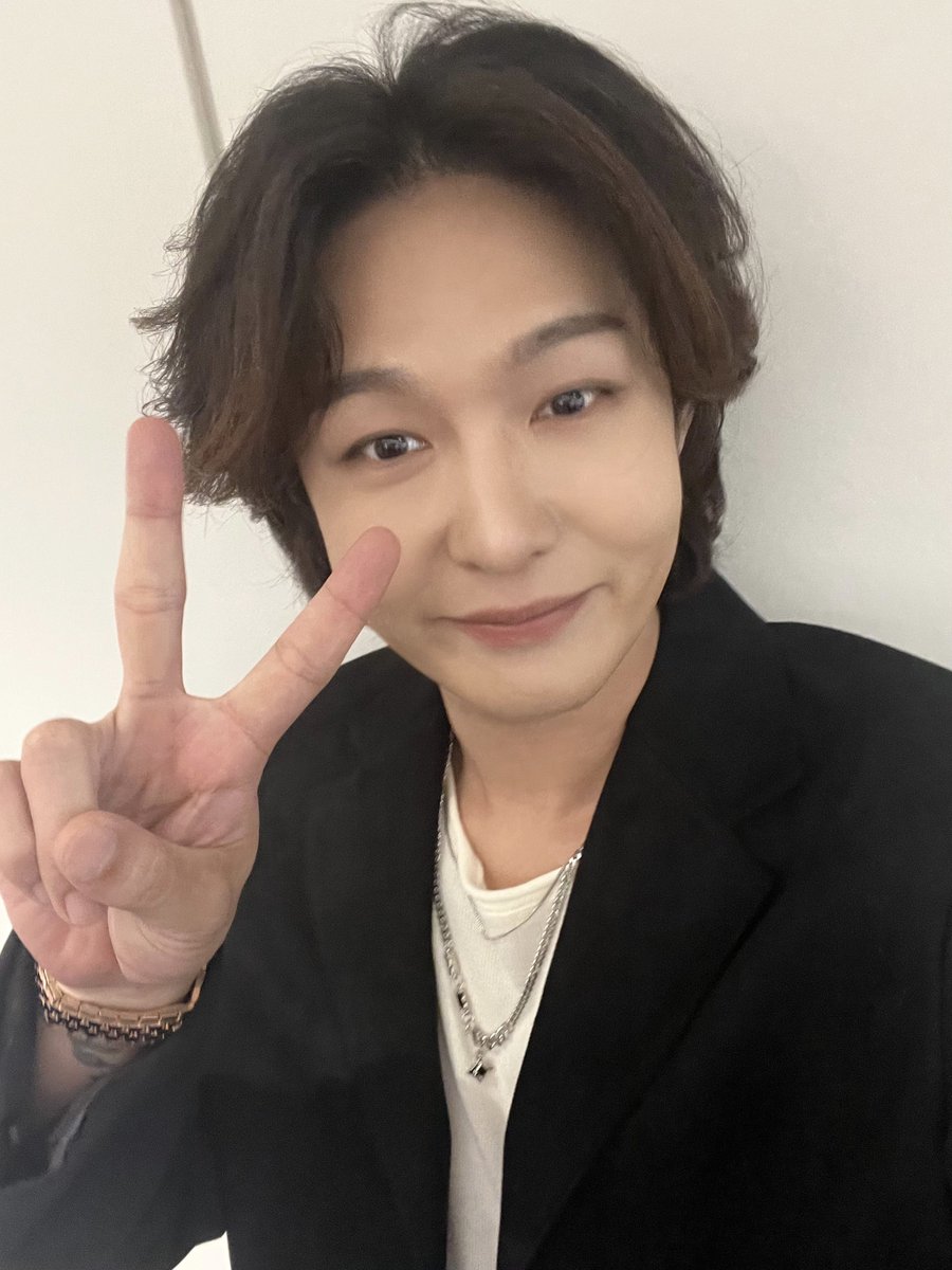 LeeCS_Official's tweet photo. [📸] @ 시티라이브

#이창섭 #LEECHANGSUB 
#LeeMake #FragmentaAmoris #사계그리고너 https://t.co/1mkaq5BOad