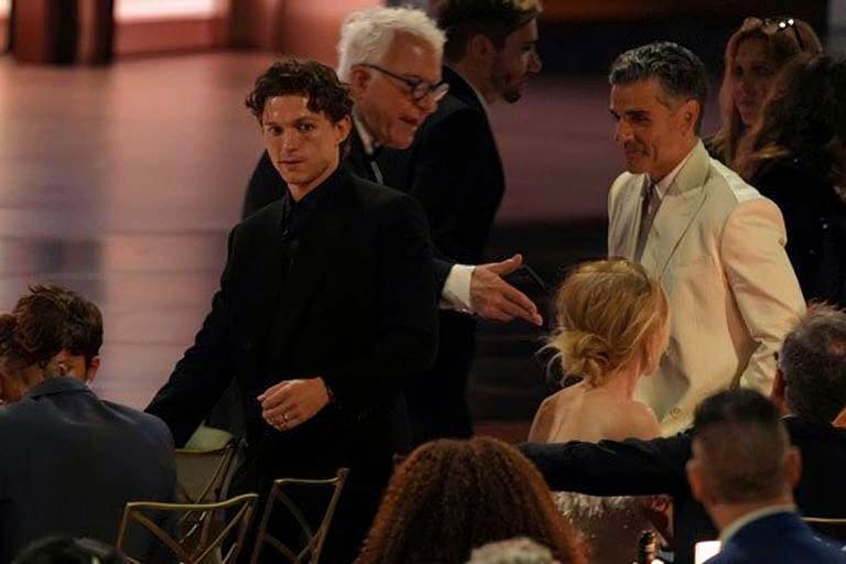 faretheeoscar's tweet photo. Peter Parker and Miguel O’Hara https://t.co/BmRBhrnOqz