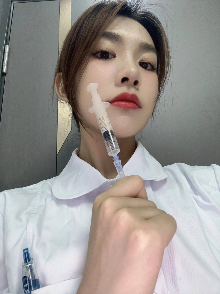 YettaPressxa0's tweet photo. 这个点还有男生吗？        

             我想发照片🫣直接发 https://t.co/u4WBmUx2qs