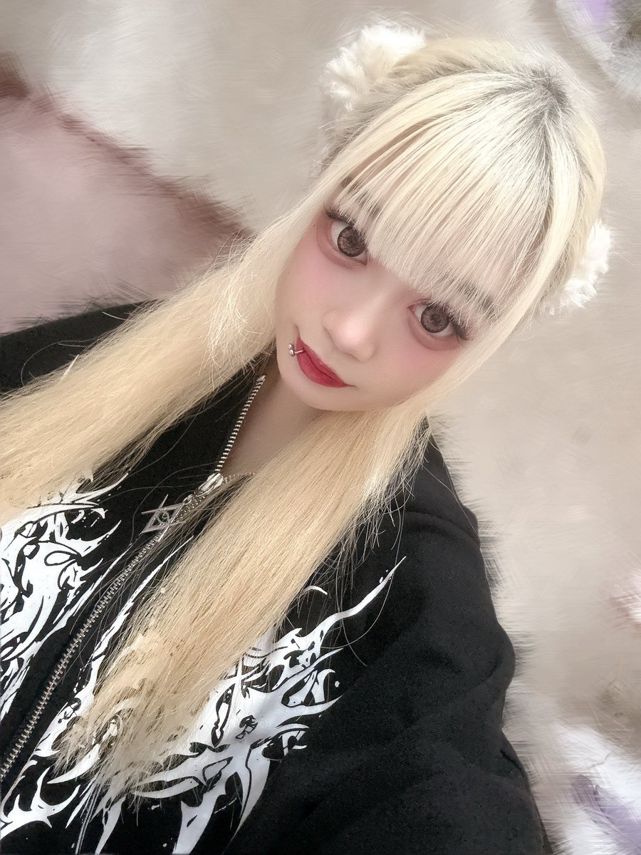 Deasis_arisa's tweet photo. 久しぶりにツインお団子にしてみた♡ https://t.co/2nPER4yVlg
