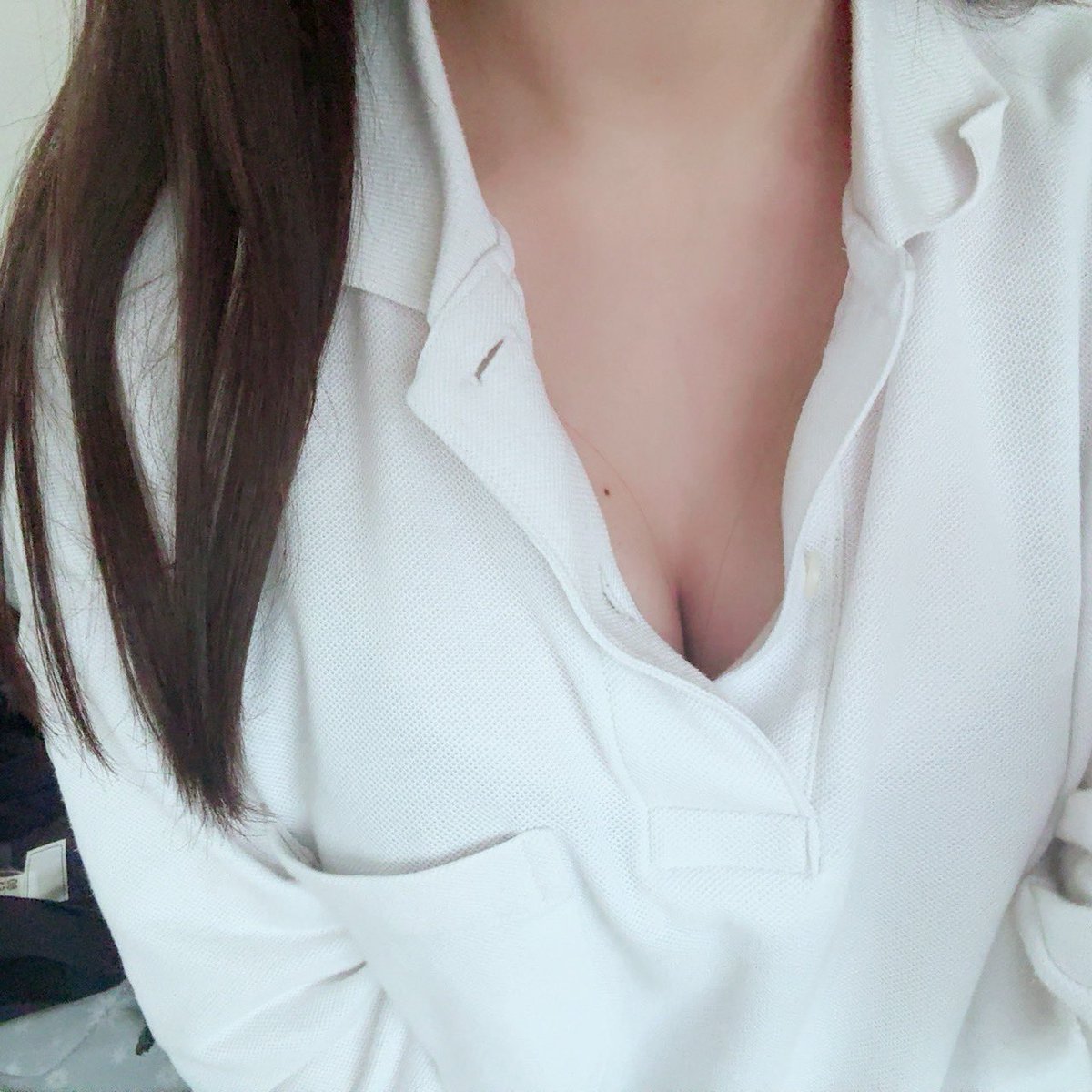ylefxs's tweet photo. ガッコの服だいにあけるとみえる https://t.co/CHwvcNO57M