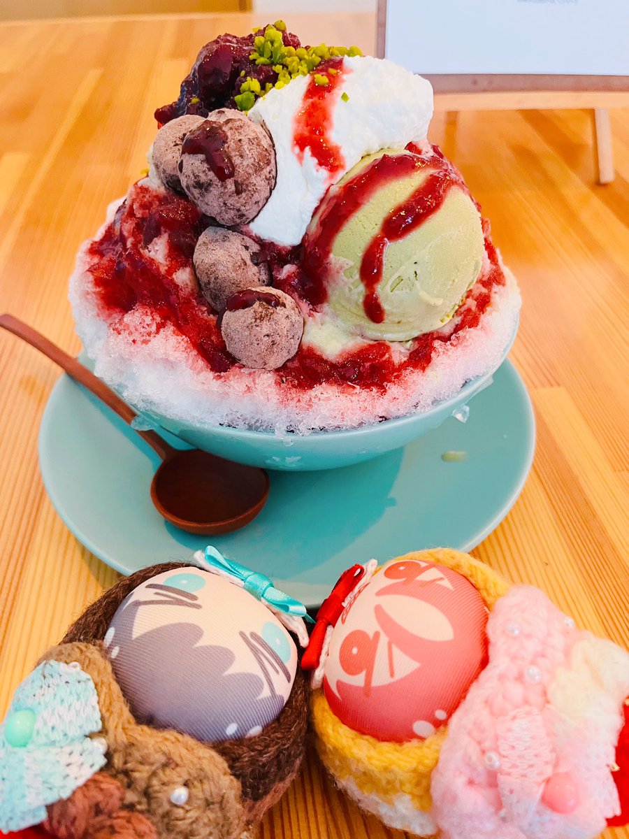 atbyuuki's tweet photo. チェリーピスタチオかき氷🍧
これは宗凛カラーですね！といただいてきた😋💕
かき氷だけどケーキみたいで美味しかった～🍒 https://t.co/AarAfmIDkt