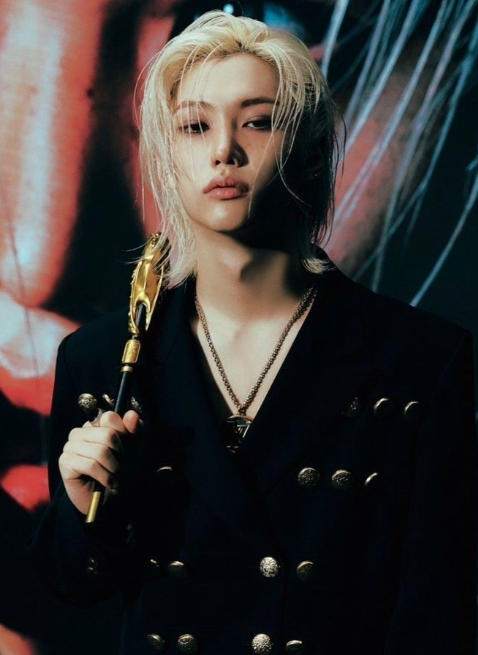 AboutMusicYT's tweet photo. Felix of Stray Kids has donated over $222,000 to different hospitals to support children in need, following his birthday. https://t.co/6ZAnwlVGgG