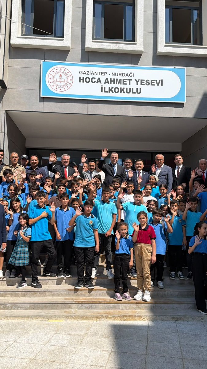 KazAID_RK's tweet photo. 🏫 On Sept 14 in Gaziantep, the 960-student Khoja Ahmed Yasawi School, built on the initiative of President Tokayev, welcomed its first pupils. KazAID Chairman Amb. Nurgali Arystanov &amp; Dep Governor Yakup Kılınçoğlu attended the event.
#KazAID #Kazakhstan #Turkiye #ODA https://t.co/Bg8H6yhjns