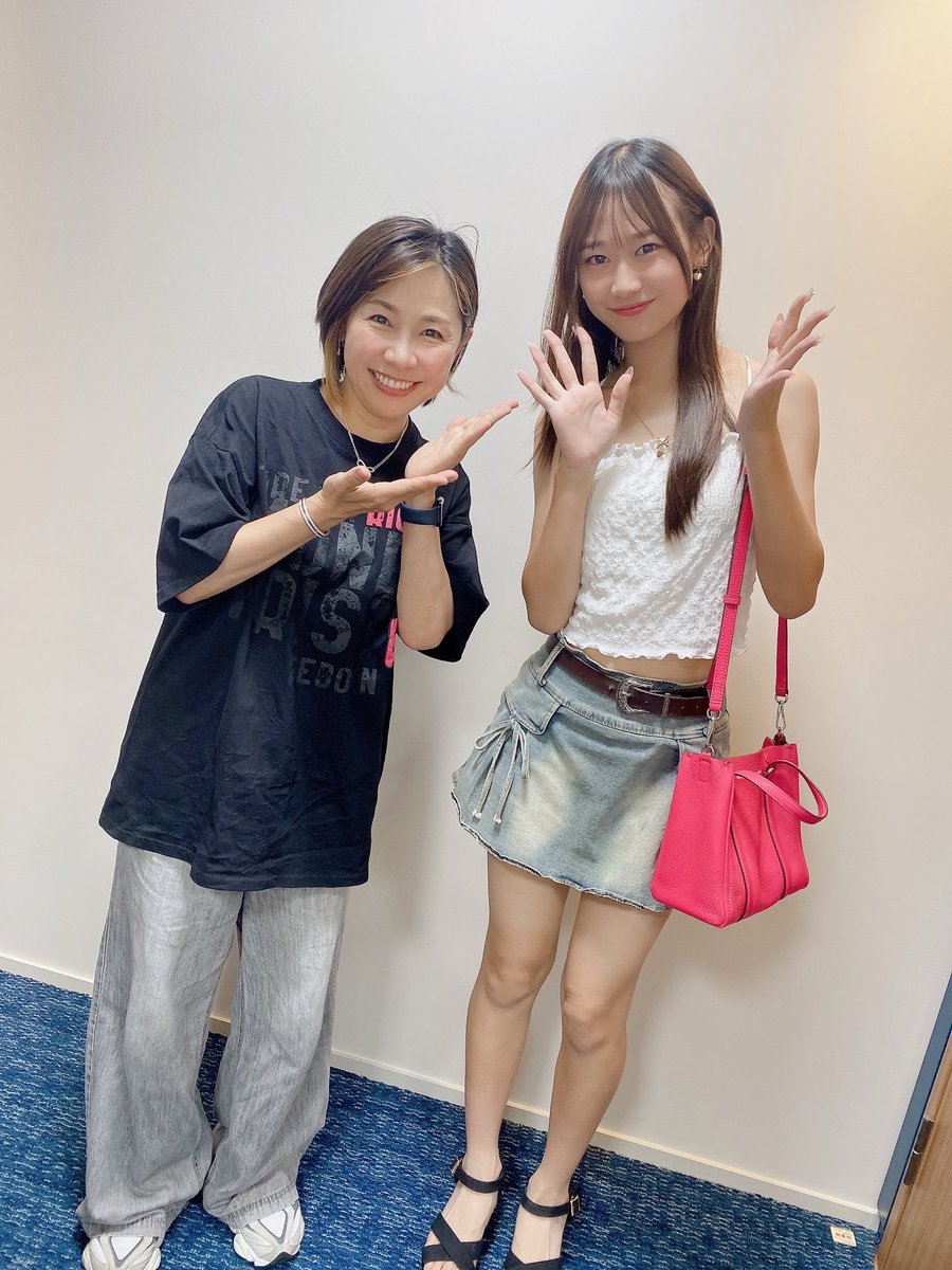 yumefujibayashi's tweet photo. 沖縄ｱｸﾀｰｽﾞｽｸｰﾙ★B.B.WAVES★事務所を、退所する事になりました!!!
ｱﾝﾅさん.ｽﾀｯﾌさん達.ﾒﾝﾊﾞｰのみなさん.そして、ﾊﾟｰﾄﾅｰｼｯﾌﾟの皆様.ｻﾎﾟｰﾀｰの皆様.『２年間♡本当にありがとうございました❤️❤️』
#藤林夢 #Yume #感謝 #Okinawa ❥❥❥ https://t.co/amneZQ0HiC