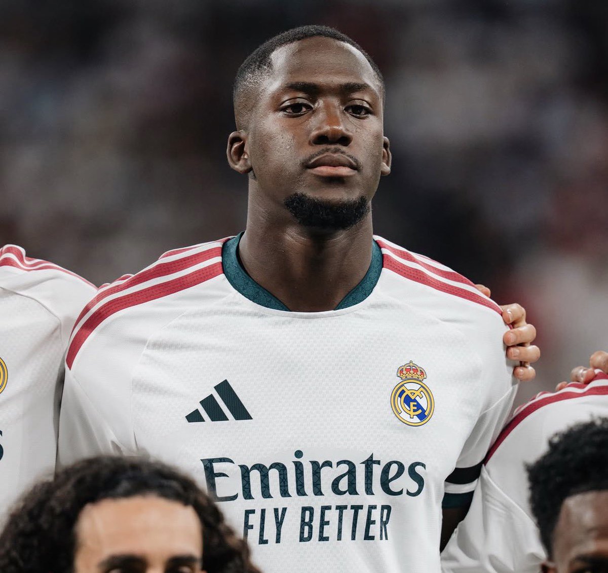 _BeFootball's tweet photo. 🚨 LA CONCURRENCE AU POSTE DE DEFENSEUR CENTRAL POUR CETTE TRÊVE !!!! 🇫🇷🪨👇 

🇫🇷 Dayot Upamecano
🇫🇷 Maxence Lacroix
🇫🇷 Ibrahima Konaté
🇫🇷 Jérémy Jacquet
🇫🇷 Ismaëlo Ganiou
🇫🇷 Loïc Badé 
🇫🇷 Olivier Boscagli
🇫🇷 Pierre Kalulu
🇫🇷 Castello Lukeba
🇫🇷 Benjamin Pavard

Il en faut 4, vous prenez qui ?

🤕 William Saliba